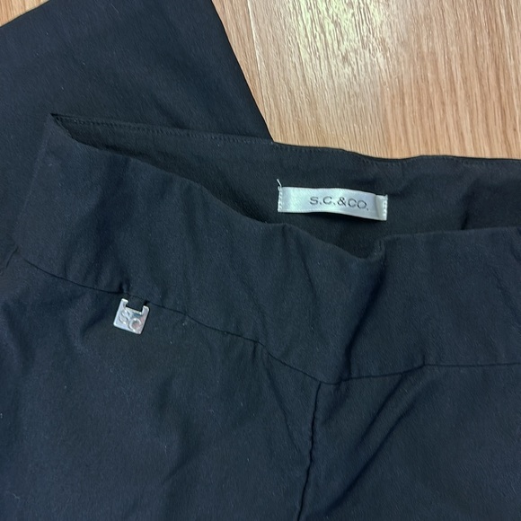 S.C&C.O. Black Stretchy Pull-on Pants 🖤 - Picture 2 of 4